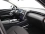 Hyundai Tucson 1.6 T-GDI HEV Comfort AUTOMAAT / Navigatie / NL Auto / Apple CarPlay & Android Auto / 1650KG Trekgewicht / Achteruitrijcamera / 1ste Eigenaar / Climate control / Adaptieve Cruise control / Stoelverwarming / Dealeronderhouden /
