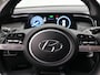 Hyundai Tucson 1.6 T-GDI HEV Comfort AUTOMAAT / Navigatie / NL Auto / Apple CarPlay & Android Auto / 1650KG Trekgewicht / Achteruitrijcamera / 1ste Eigenaar / Climate control / Adaptieve Cruise control / Stoelverwarming / Dealeronderhouden /
