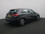 Mercedes-Benz A-klasse 160 Business Solution Ledkoplampen | Achteruitrijcamera | Stoelverwarming voor | Spiegelpakket | Navigatie. Inclusief 24 maanden Mercedes-Benz Certified garantie voor Europa.