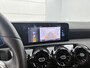Mercedes-Benz A-klasse 160 Business Solution | Achteruitrijcamera | Stoelverwarming voor | Spiegelpakket | Navigatie. Inclusief 24 maanden MB Certified garantie voor Europa.