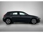 Mercedes-Benz A-klasse 160 Business Solution | Achteruitrijcamera | Stoelverwarming voor | Spiegelpakket | Navigatie. Inclusief 24 maanden MB Certified garantie voor Europa.