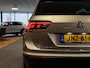 Volkswagen Tiguan 1.5 TSI ACT Comfortline Business | Trekhaak | Matrix LED Koplampen | Stoelverwarming | Head-Up Display | Navigatie | Adaptieve Cruise Control | Climate Control | Parkeersensoren | IQ Drive | Metallic Lak | Lichtmetalen Velgen |