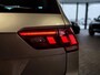 Volkswagen Tiguan 1.5 TSI ACT Comfortline Business | Trekhaak | Matrix LED Koplampen | Stoelverwarming | Head-Up Display | Navigatie | Adaptieve Cruise Control | Climate Control | Parkeersensoren | IQ Drive | Metallic Lak | Lichtmetalen Velgen |