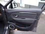 Renault Scenic 2.0 Dynamique Automatische airco, navigatie, licht metalen velgen, cruise controle, parkeersensoren, automaat, enz.