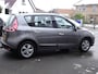 Renault Scenic 2.0 Dynamique Automatische airco, navigatie, licht metalen velgen, cruise controle, parkeersensoren, automaat, enz.