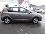 Renault Scenic 2.0 Dynamique Automatische airco, navigatie, licht metalen velgen, cruise controle, parkeersensoren, automaat, enz.