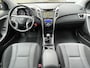 Hyundai i30 Wagon 1.6 GDI Business Edition / Navigatie / Camera / Telefoon / Trekhaak / Parkeersensoren V + A / LMV / Climate Control / Cruise Control / Dealer Onderhouden Auto.