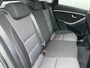 Hyundai i30 Wagon 1.6 GDI Business Edition / Navigatie / Camera / Telefoon / Trekhaak / Parkeersensoren V + A / LMV / Climate Control / Cruise Control / Dealer Onderhouden Auto.