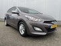 Hyundai i30 Wagon 1.6 GDI Business Edition / Navigatie / Camera / Telefoon / Trekhaak / Parkeersensoren V + A / LMV / Climate Control / Cruise Control / Dealer Onderhouden Auto.