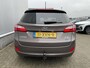 Hyundai i30 Wagon 1.6 GDI Business Edition / Navigatie / Camera / Telefoon / Trekhaak / Parkeersensoren V + A / LMV / Climate Control / Cruise Control / Dealer Onderhouden Auto.