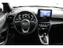Toyota Yaris Cross 1.5 Hybrid 115 First Edition | stoel en stuurverwarming | Navigatie | Apple Carplay/Android Auto |