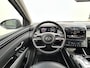 Hyundai Tucson 1.6 T-GDI PHEV Premium 4WD / Trekhaak 1.350 KG Trekgewicht / Navigatie / Apple CarPlay & Android Auto / Adaptieve Cruise Control / Dealer Onderhouden / Origineel Nederlands / Lederen Bekleding / Elektrische Achterklep / Elektrisch Verstelbare Voorstoelen / Stoelverwarming / Stoelverkoeling / Lichtmetalen Velgen / Parkeersensoren Voor & Achter /