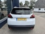 Peugeot 2008 1.2 Turbo 110PK Signature | 6-Bak | All Season banden | Navigatie | DAB+ | Cruise control | Airco | LED Dagrijverlichting | Dakrails | Sensoren achterzijde.