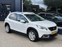 Peugeot 2008 1.2 Turbo 110PK Signature | 6-Bak | All Season banden | Navigatie | DAB+ | Cruise control | Airco | LED Dagrijverlichting | Dakrails | Sensoren achterzijde.