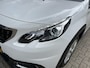 Peugeot 2008 1.2 Turbo 110PK Signature | 6-Bak | All Season banden | Navigatie | DAB+ | Cruise control | Airco | LED Dagrijverlichting | Dakrails | Sensoren achterzijde.