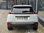 Peugeot 2008 1.2 Turbo 100 PK Allure | Lage km stand 7800 | Navigatie via Telefoon | Stoelverwarming | 360 Graden Camera | Dode Hoek Detectie | Climate Control | LED Verlichting | Cruise Control | 17" Lichtmetalen Velgen | Hoge Zitpositie | Half Lederen Bekleding |