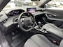 Peugeot 2008 1.2 Turbo 100 PK Allure | Lage km stand 7800 | Navigatie via Telefoon | Stoelverwarming | 360 Graden Camera | Dode Hoek Detectie | Climate Control | LED Verlichting | Cruise Control | 17" Lichtmetalen Velgen | Hoge Zitpositie | Half Lederen Bekleding |
