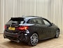 BMW 1-Serie M135i xDrive *Panoramadak* Head-Up / Adaptive Cruise / Harman/Kardon / Keyless / Lederen Kuipstoelen / Carplay / Camera / 19'' LMV