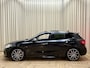 BMW 1-Serie M135i xDrive *Panoramadak* Head-Up / Adaptive Cruise / Harman/Kardon / Keyless / Lederen Kuipstoelen / Carplay / Camera / 19'' LMV