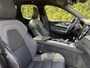 Volvo XC60 T6 Plug-in hybrid AWD Plus Dark | Blis | Keyless | Pano dak | Elektrische stoelen | AppleCarplay | Stuur en Stoel verwarming | 360 camera | Google |
