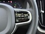 Volvo XC60 T6 Plug-in hybrid AWD Plus Dark | Blis | Keyless | Pano dak | Elektrische stoelen | AppleCarplay | Stuur en Stoel verwarming | 360 camera | Google |