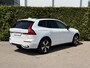 Volvo XC60 T6 Plug-in hybrid AWD Plus Dark | Blis | Keyless | Pano dak | Elektrische stoelen | AppleCarplay | Stuur en Stoel verwarming | 360 camera | Google |