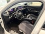 Peugeot 2008 1.2 Blue Lease Allure | Climate Control | Voorruit Verwarmd | Full Map Navigatie | Apple Carplay / Android Auto | Camera | Parkeersensoren | Bekleding Half Leder