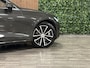 Volvo V60 T6 AWD Recharge Essential T6 AWD Recharge Essential | Trekhaak | All Season banden | Lederen bekleding | Adaptieve Cruise Control | Stoelverwarming voor+achter | Stuurwielverwarming | Parkeercamera | 350pk | Pilot Assist | BLIS Dode Hoek Detectie | 18 Inch | Google Infotainment | DAB Radio | Apple Carplay/Android Auto | Parkeersensoren voor+achter | Automatisch dimmende binnen en buitenspiegels | Elektrisch verstelbare lendesteunen | Volvo On Call met mobiele App functie | Platinum Grey Metallic |