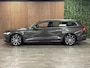 Volvo V60 T6 AWD Recharge Essential T6 AWD Recharge Essential | Trekhaak | All Season banden | Lederen bekleding | Adaptieve Cruise Control | Stoelverwarming voor+achter | Stuurwielverwarming | Parkeercamera | 350pk | Pilot Assist | BLIS Dode Hoek Detectie | 18 Inch | Google Infotainment | DAB Radio | Apple Carplay/Android Auto | Parkeersensoren voor+achter | Automatisch dimmende binnen en buitenspiegels | Elektrisch verstelbare lendesteunen | Volvo On Call met mobiele App functie | Platinum Grey Metallic |