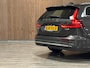 Volvo V60 T6 AWD Recharge Essential T6 AWD Recharge Essential | Trekhaak | All Season banden | Lederen bekleding | Adaptieve Cruise Control | Stoelverwarming voor+achter | Stuurwielverwarming | Parkeercamera | 350pk | Pilot Assist | BLIS Dode Hoek Detectie | 18 Inch | Google Infotainment | DAB Radio | Apple Carplay/Android Auto | Parkeersensoren voor+achter | Automatisch dimmende binnen en buitenspiegels | Elektrisch verstelbare lendesteunen | Volvo On Call met mobiele App functie | Platinum Grey Metallic |