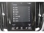 Volvo V60 B3 163PK Automaat Momentum Advantage Lederen bekleding / Apple Carplay / Cruise control / Stoelverwarming / Stuurwielverwarming / lichtmetalen velgen / Road Sign information