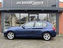 BMW 1-Serie 116d Centennial High Executive ✅ Stoelverwarming ✅ Navi ✅ Cruise ✅ PDC V+A ✅