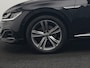 Volkswagen Arteon Shooting Brake 1.4 TSI eHybrid R-Line Business+ Plug In Hybrid 218pk Dealer O.H PHEV | Panodak | Trekhaak af Fabriek | Adaptive Cruise |  Lederen Sportstoelen Massage & Memory | 360 Camera | Head Up | Stuurverwarming | Virtual | BLIS |