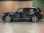Volvo XC90 T8 AWD Recharge Ultra Ultimate Bright Luchtvering | Trekhaak | Stoelventilatie | 360° Camera | Head-Up Display | Harman Kardon | 455pk | Stoelmassage | Adaptieve Cruise Control | Stoelverwarming voor+achter | Stuurwielverwarming | Schuifdak | Full LED Meesturende koplampen | Pilot Assist | BLIS Dode Hoek Detectie | Alcantara hemelbekleding | Lederen zonnekleppen en handgrepen | Elektrische voorstoelen geheugen | Lederen bekleding | Zitting verlenging voorstoelen | Lederen dashboard | 22 Inch | Google Infotainment | Keyless Drive | Privacy Glass | Elektrisch bedienbare achterklep | Geïntegreerd kinderzitje achterin | Geïntegreerde zongordijnen achterportieren | Verlichte instaplijsten | 7-Persoons | 4-Zone Climate Control | DAB Radio | Apple Carplay/Android Auto | Draadloos telefoon opladen | Volvo On Call met mobiele App functie | Onyx Black Metallic |