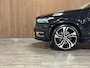 Volvo XC90 T8 AWD Recharge Ultra Ultimate Bright Luchtvering | Trekhaak | Stoelventilatie | 360° Camera | Head-Up Display | Harman Kardon | 455pk | Stoelmassage | Adaptieve Cruise Control | Stoelverwarming voor+achter | Stuurwielverwarming | Schuifdak | Full LED Meesturende koplampen | Pilot Assist | BLIS Dode Hoek Detectie | Alcantara hemelbekleding | Lederen zonnekleppen en handgrepen | Elektrische voorstoelen geheugen | Lederen bekleding | Zitting verlenging voorstoelen | Lederen dashboard | 22 Inch | Google Infotainment | Keyless Drive | Privacy Glass | Elektrisch bedienbare achterklep | Geïntegreerd kinderzitje achterin | Geïntegreerde zongordijnen achterportieren | Verlichte instaplijsten | 7-Persoons | 4-Zone Climate Control | DAB Radio | Apple Carplay/Android Auto | Draadloos telefoon opladen | Volvo On Call met mobiele App functie | Onyx Black Metallic |