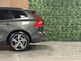 Volvo XC60 T6 AWD Recharge R-Design Uniek! Pine Grey én Facelift | Luchtvering | Trekhaak | 360° Camera | Standkachel met Volvo On Call App | Stoel en Stuurwielverwarming | Adaptieve Cruise Control | Schuifdak | Google Infotainment | Pilot Assist | Elektrisch verstelbare voorstoelen | Contour stoelen met wit stiksel en bies | Zitting verlenging voorstoelen | 19 Inch | Keyless Drive | Parkeersensoren voor+achter | Elektrisch bedienbare achterklep | Privacy Glass | Apple Carplay/Android Auto | Draadloos telefoon opladen | Pine Grey Metallic |
