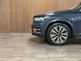 Volvo XC90 T8 AWD Recharge Ultra Ultimate Bright Luchtvering | Bowers & Wilkins | 360° Camera | Head-Up Display | 455pk | Adaptieve Cruise Control | Standkachel met Volvo On Call App | Stoelverwarming voor+achter | Stuurwielverwarming | Schuifdak | Full LED Meesturende koplampen | Pilot Assist | BLIS Dode Hoek Detectie | Alcantara hemelbekleding | Lederen zonnekleppen en handgrepen | Elektrische voorstoelen geheugen | Lederen bekleding | Zitting verlenging voorstoelen | Lederen dashboard | Gelamineerde/geluidwerende zijruiten | 20 Inch | Google Infotainment | Keyless Drive | Privacy Glass | Elektrisch bedienbare achterklep | Geïntegreerd kinderzitje achterin | Geïntegreerde zongordijnen achterportieren | Verlichte instaplijsten | 7-Persoons | 4-Zone Climate Control | DAB Radio | Apple Carplay/Android Auto | Draadloos telefoon opladen | Volvo On Call met mobiele App functie | Denim Blue Metallic |