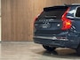 Volvo XC90 T8 AWD Recharge Ultra Ultimate Bright Luchtvering | Bowers & Wilkins | 360° Camera | Head-Up Display | 455pk | Adaptieve Cruise Control | Standkachel met Volvo On Call App | Stoelverwarming voor+achter | Stuurwielverwarming | Schuifdak | Full LED Meesturende koplampen | Pilot Assist | BLIS Dode Hoek Detectie | Alcantara hemelbekleding | Lederen zonnekleppen en handgrepen | Elektrische voorstoelen geheugen | Lederen bekleding | Zitting verlenging voorstoelen | Lederen dashboard | Gelamineerde/geluidwerende zijruiten | 20 Inch | Google Infotainment | Keyless Drive | Privacy Glass | Elektrisch bedienbare achterklep | Geïntegreerd kinderzitje achterin | Geïntegreerde zongordijnen achterportieren | Verlichte instaplijsten | 7-Persoons | 4-Zone Climate Control | DAB Radio | Apple Carplay/Android Auto | Draadloos telefoon opladen | Volvo On Call met mobiele App functie | Denim Blue Metallic |