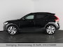 Volvo XC40 P8 AWD R-DESIGN ACCU SOH 93% GARANTIE 11-2030* BEREIK 462 KM WLTP. NL AUTO. BIJNA 2021.PARKEERSENSOREN V+A . 360 CAMERA V+A . APPLE CARPLAY & ADNROID AUTO . STOEL -EN STUURVERWARMING