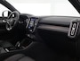 Volvo XC40 P8 AWD R-DESIGN ACCU SOH 93% GARANTIE 11-2030* BEREIK 462 KM WLTP. NL AUTO. BIJNA 2021.PARKEERSENSOREN V+A . 360 CAMERA V+A . APPLE CARPLAY & ADNROID AUTO . STOEL -EN STUURVERWARMING