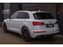 Audi Q5 50 TFSI e S edition | Competition | S-Line | Pano | Matrix LED | Luchtvering | 21 Inch Performance | Black Pack | Camera | Carplay | ACC | Dodehoek | HillHold | Sfeer | Leder | Lane Assist | Dealer Onderhouden | 1 Eigenaar | BTW | Garantie