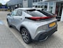Toyota C-HR 1.8 HYBRID 140 DYNAMIC 18" LM-VELGEN KEYLESS NAVI CLIMA AD-CRUISE APPLE/ANDROID CAMERA NL-AUTO