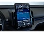 Volvo EX30 Single Motor Extended Range Plus 69 kWh | Semi-Electrische Wegklapbare Trekhaak | Stoelverwarming | Stuurwielverwarming | 20'' Lichtmetalen velgen | Privacy Glass | Google Infotainment | Parkeercamera | Parkeersensoren voor + achter | Harman Kardon Premium Audio |