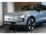 Volvo EX30 Single Motor Extended Range Plus 69 kWh | Semi-Electrische Wegklapbare Trekhaak | Stoelverwarming | Stuurwielverwarming | 20'' Lichtmetalen velgen | Privacy Glass | Google Infotainment | Parkeercamera | Parkeersensoren voor + achter | Harman Kardon Premium Audio |