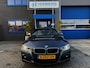 BMW 3-Serie Touring 320i High Executive 184PK|Origineel NL|Prof Navi|M-Pakket|Trekhaak|AUT|Xenon|Leder|Cruise|Sportstoelen|StoelVW