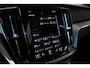 Volvo V60 2.0 T6 Twin Engine AWD R-Design | Panoramadak | Premium geluidsysteem van Harman Kardon | Trekhaak | Head-Up Display | Elektrisch verstelbare bestuurdersstoel met geheugen | Sportstuur en stoelen | Dodehoeksensoren |