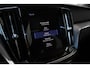 Volvo V60 2.0 T6 Twin Engine AWD R-Design | Panoramadak | Premium geluidsysteem van Harman Kardon | Trekhaak | Head-Up Display | Elektrisch verstelbare bestuurdersstoel met geheugen | Sportstuur en stoelen | Dodehoeksensoren |