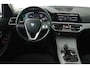 BMW 3-Serie 330i Executive Edition (ACHTERUITRIJCAMERA, NAVIGATIE, HEAD-UP DISPLAY, PARKEERSENSOREN, DEALER ONDERHOUDEN)