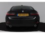 BMW 3-Serie 330i Executive Edition (ACHTERUITRIJCAMERA, NAVIGATIE, HEAD-UP DISPLAY, PARKEERSENSOREN, DEALER ONDERHOUDEN)