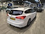 Ford Focus Wagon EcoBoost 125 pk ST-Line | Trekhaak | Winter Pack | Camera | 4 seiz. banden | Keyless entry | 100% dealer onderh.